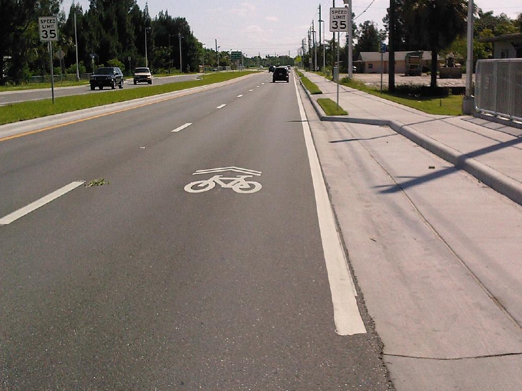 You are currently viewing Boca Raton Installs First ”Sharrow”